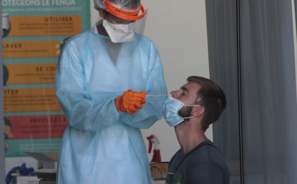 La Polynésie passe la barre des 700 cas Covid, Hao et Huahine touchés