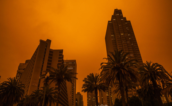 Ciel d'apocalypse à San Francisco à cause d'incendies historiques