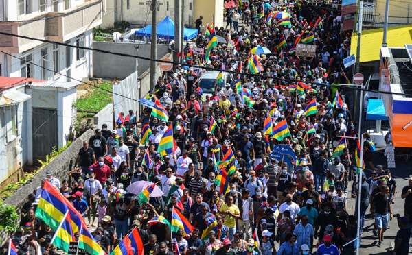 Maurice: nouvelle grande manifestation contre la gestion de la marée noire