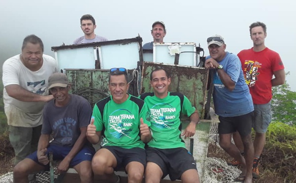 Les chasseurs sous-marins nettoient la montagne