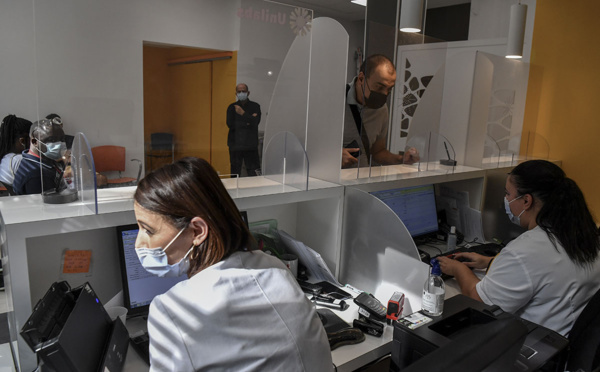 Covid-19: "Tous les indicateurs" se dégradent, y compris celui des décès