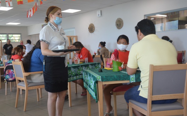 Immersion familiale au restaurant