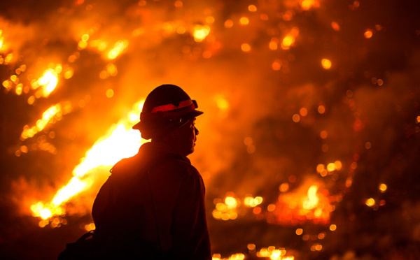 Reconstruire ou évacuer ? Le dilemme des experts face aux incendies dans l'Ouest américain