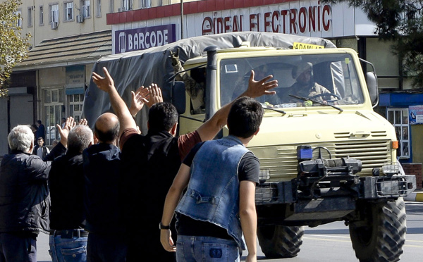 La capitale du Karabakh frappée par des tirs, l'Arménie prête pour une médiation