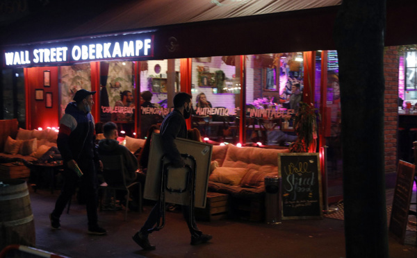 Covid: placé en alerte maximale, Paris ferme ses bars et annonce de nouvelles restrictions