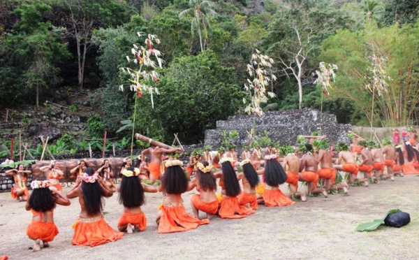 Tere ’Ori sur le marae Arahurahu avec Taumata Te ‘Aito Tu’iro’o