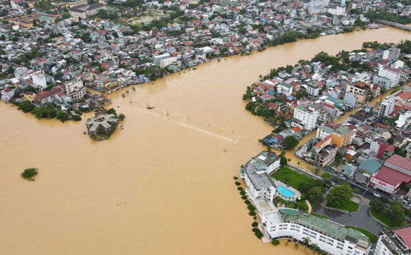 Inondations au Vietnam: au moins 18 morts et près de 46.000 évacués