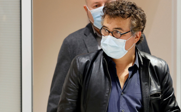 Covid-19 : "on paralyse le pays" parce qu'il "manque de la place dans les hôpitaux", déplore Pelloux