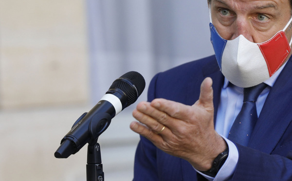 Reconfinement: le patronat tire la sonnette d'alarme