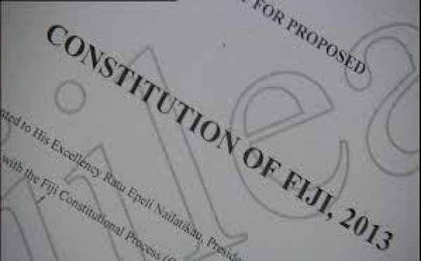 Reprise en main du processus constitutionnel à Fidji: les réactions fusent