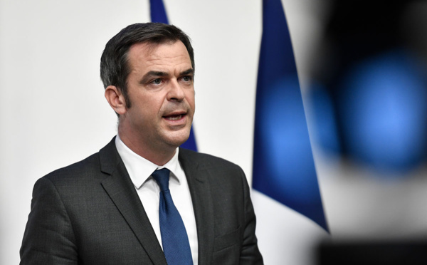 Covid-19: le bilan s'alourdit en France, en attendant les effets du confinement