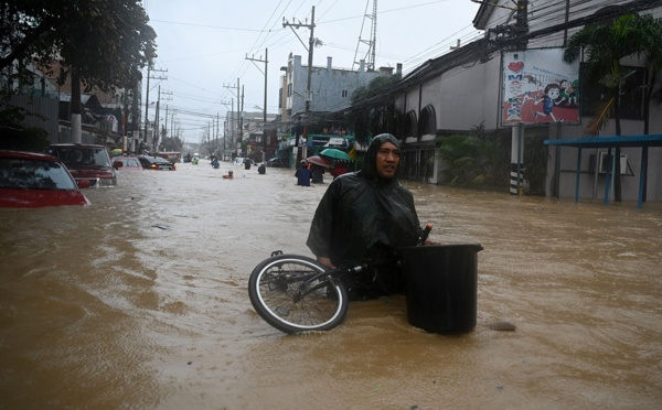 Manille en partie sous les eaux après le passage du typhon Vamco