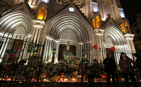 Attentat à Nice: une photo du tueur de Samuel Paty dans le téléphone de l'assaillant