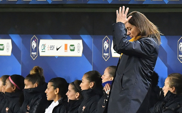 Bleues: Diacre dans la tempête, les Françaises dans l'impasse