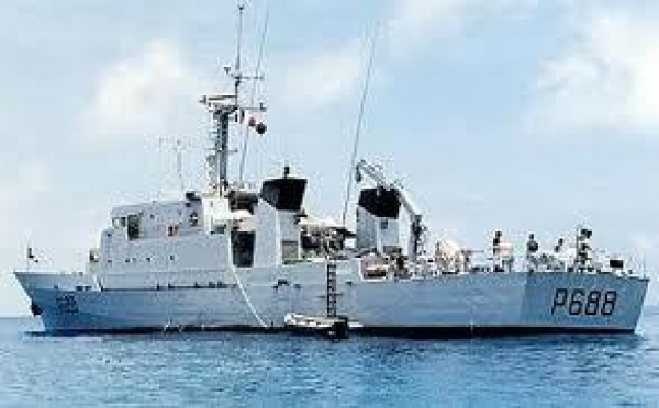 Mission de surveillance en Nouvelle-Zélande pour le patrouilleur français La Moqueuse