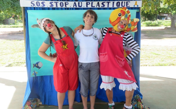 ​Des clowns contre la pollution plastique