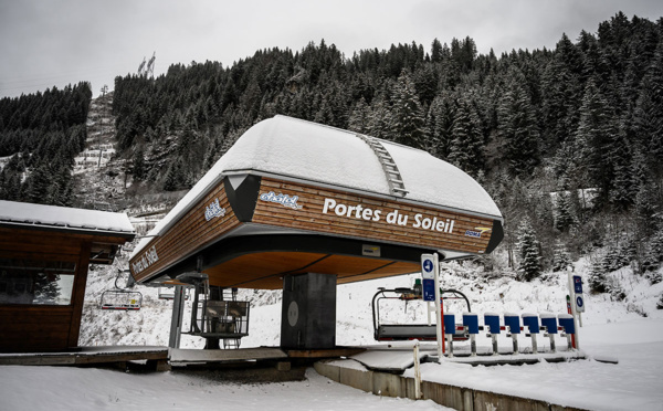 Paris veut sévir pour empêcher les Français d'aller skier à l'étranger