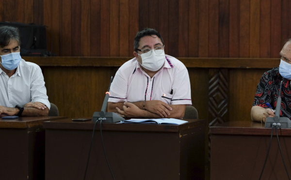 Dépistage massif des élèves des îles avant les vacances de Noël