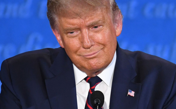 De plus en plus isolé, Trump évoque une candidature en 2024