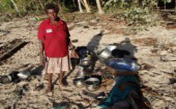 Les répliques freinent les secours après le séisme aux îles Salomon