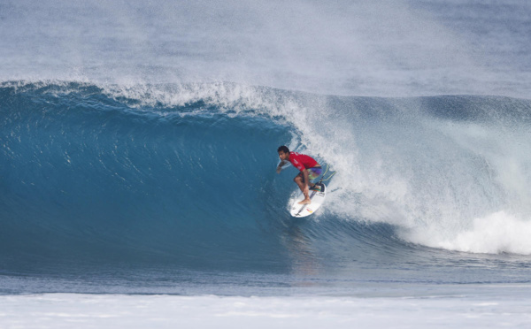 Michel Bourez évite les repêchages au Pipe Master