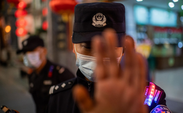 Le Covid-19 écorne démocratie et libertés dans six pays sur dix, selon un rapport