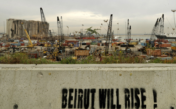 Explosion à Beyrouth: le Premier ministre Diab et troix ex-ministres inculpés