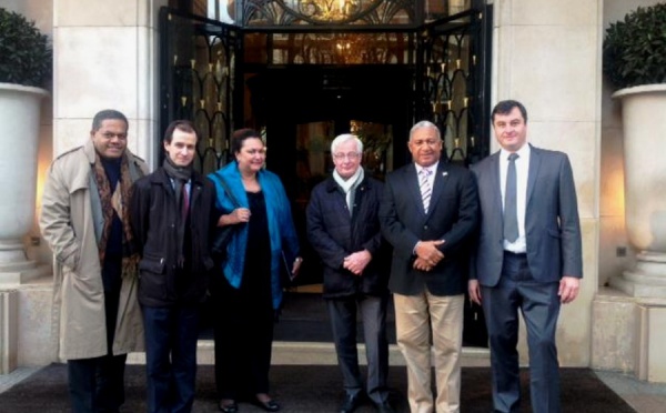 Le Premier ministre fidjien rencontre la banque BRED à Paris
