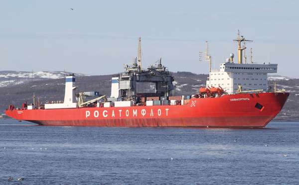 Un navire nucléaire russe, victime d'une avarie, rebrousse chemin dans l'Atlantique