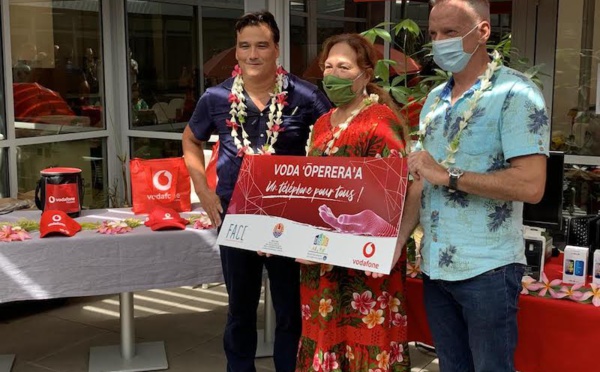 ​Des ordinateurs et téléphones offerts à Face et aux Affaires sociales