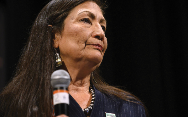 Biden présente son équipe climat et nomme la première ministre amérindienne