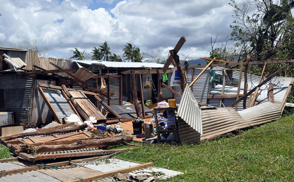 Fidji: après le passage du cyclone meurtrier, les autorités redoutent des maladies