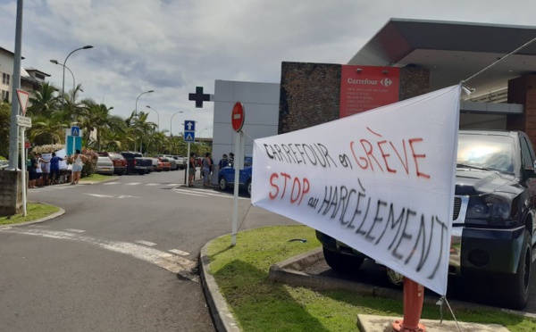 Carrefour Punaauia fermera à 13 heures dimanche pour « donner du repos » 