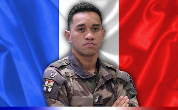 Emmanuel Macron salue la mémoire des trois militaires français tués au Mali