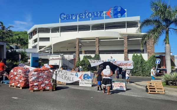 ​Barrages filtrants à l'entrée des Carrefour