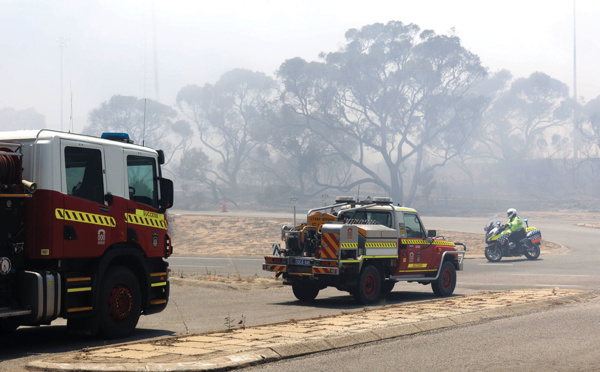 Australie: un incendie menace des "vies et des habitations" près de Perth
