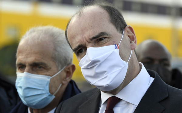 Vaccination Covid-19: le gouvernement rame pour atteindre un "rythme de croisière"