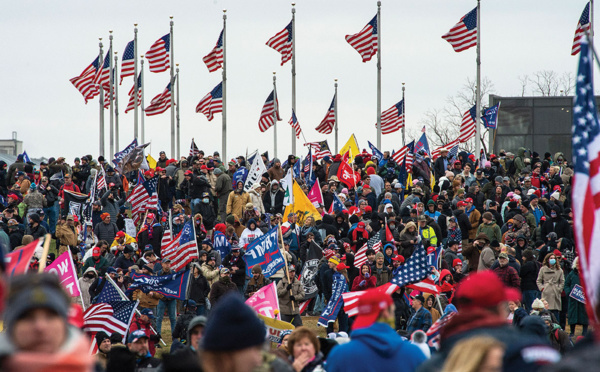 Affaibli par les revers électoraux, Trump galvanise ses troupes à Washington