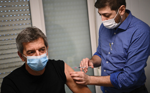 Le gouvernement attendu sur "plus de visibilité" face au Covid-19