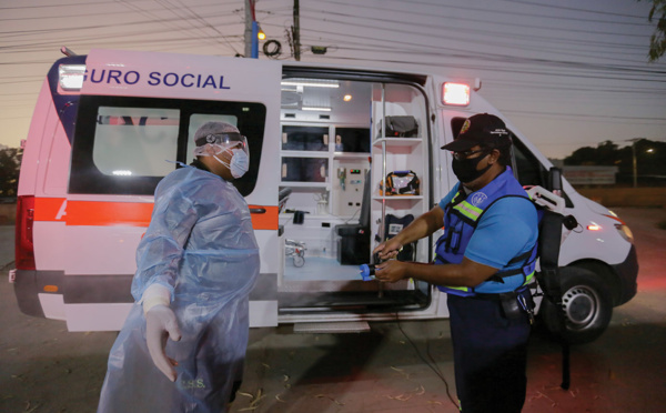 Covid-19: débordé, le Panama envisage de louer des conteneurs réfrigérés pour conserver les cadavres