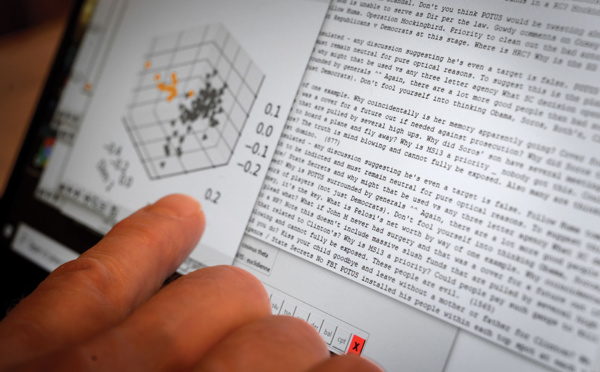 Une start-up suisse tente de lever un coin du voile sur le mystère QAnon