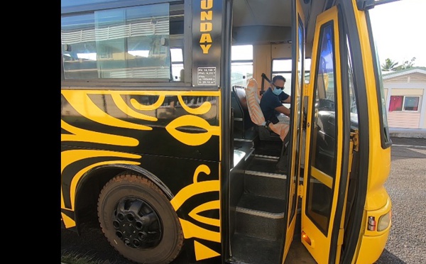 Les bus remplacent lentement les trucks à Raiatea