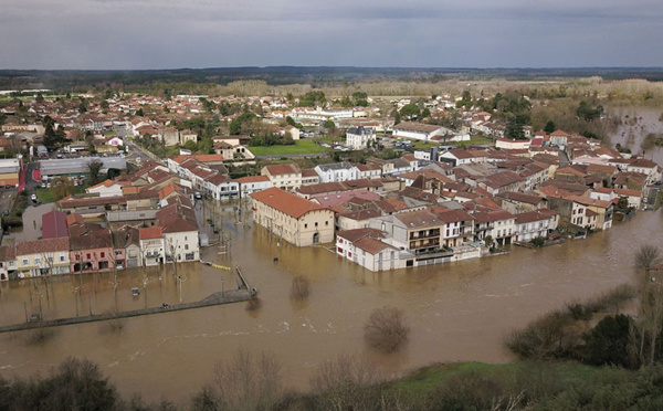 Intempéries dans le sud-ouest: un mort dans l'effondrement de sa maison, des élèves évacués