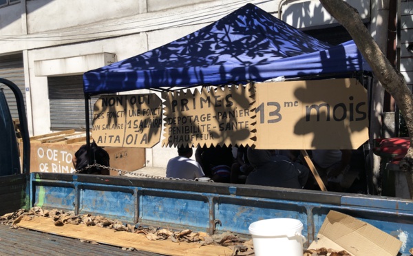 Les grévistes d'Oceania "prêts à tenir" pour obtenir un 13e mois