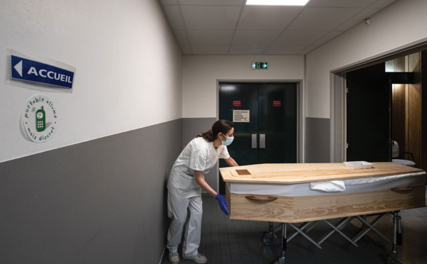 Covid-19: l'épidémie "mal contrôlée par les mesures actuelles", selon l'AP-HP