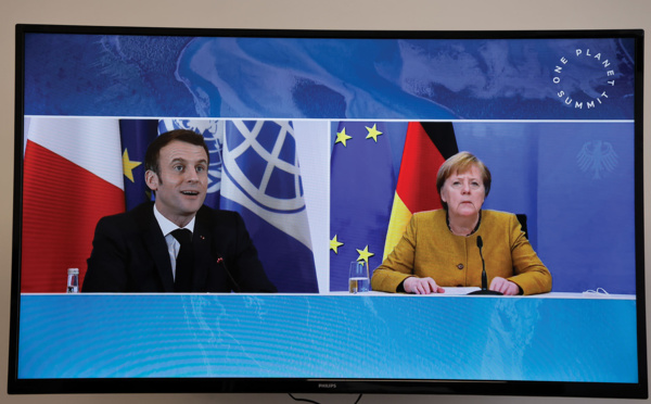 Macron et Merkel parlent défense après la main tendue de Biden