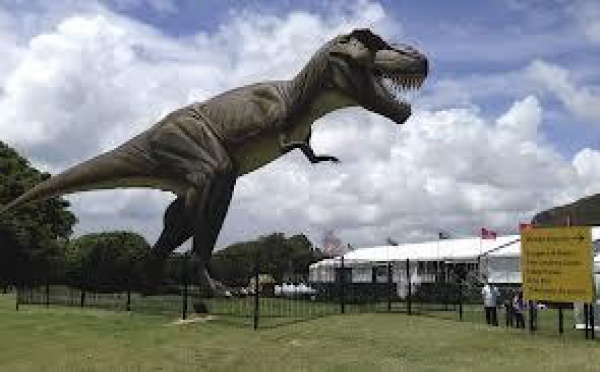 Clive Palmer crée un parc à thème de robots géants de dinosaures