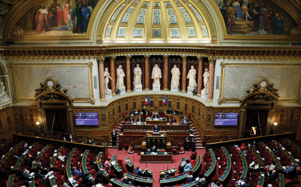 Vote par anticipation: tollé des oppositions après l'amendement surprise de l'exécutif