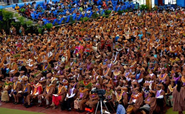 Fidji: Douze cents diplômés de plus sortent de l’USP