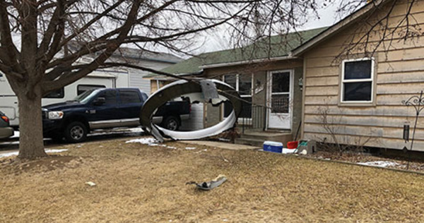 Etats-Unis: pluie de débris d'un avion en difficulté sur la ville de Denver